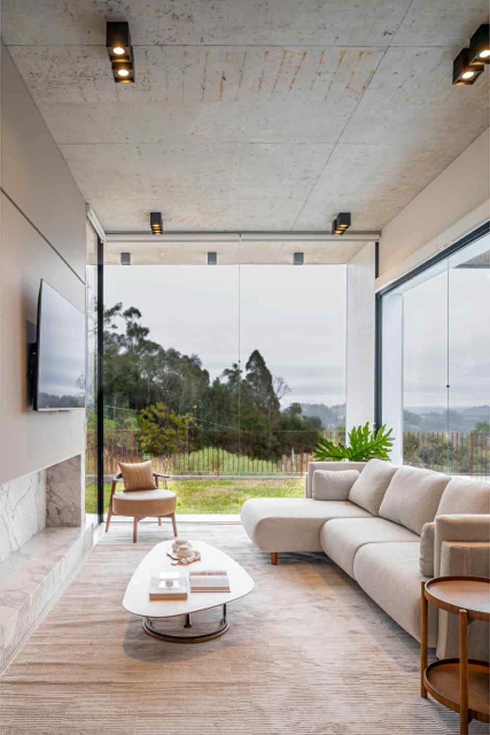 https://guanhuilighting.com/wp-content/uploads/2026/08/home_04_image_13.jpg